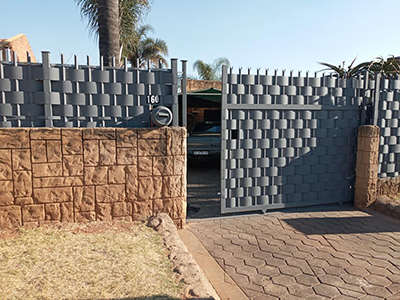 Palisade Fence Weaving