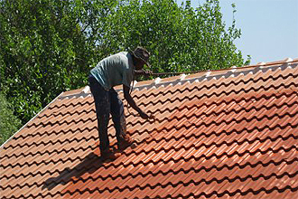 AIRLESS ROOF SPRAY.